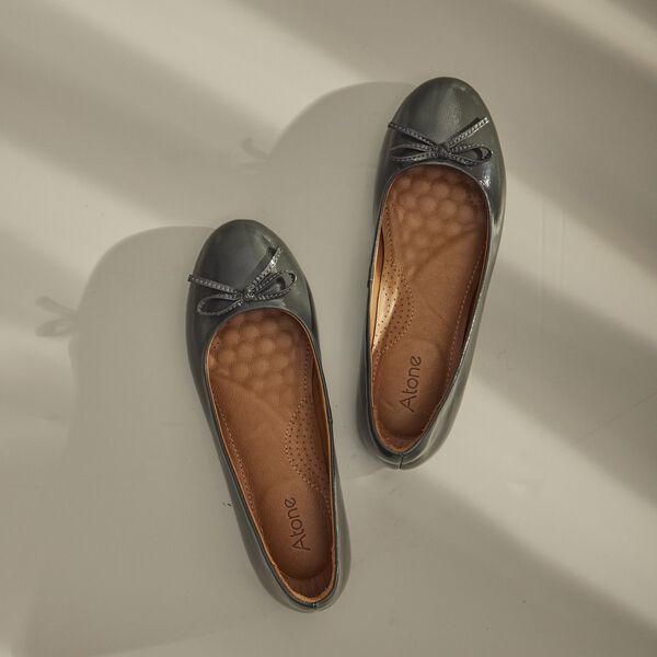 Camelia Ballerina, charcoal grey, Atone