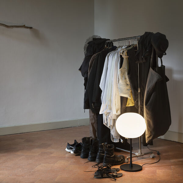 Glo-Ball T1 Table Lamp, black/opal, Flos