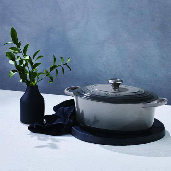 Signature cast iron oval casserole &Oslash; 31 cm, flint, Le Creuset