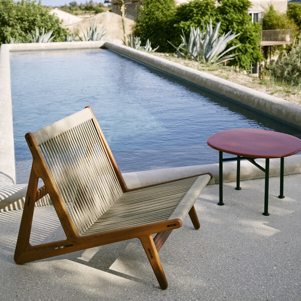 MR01 Outdoor Initial Lounge Chair, oiled iroko/sunfire melange beige/sand, GUBI