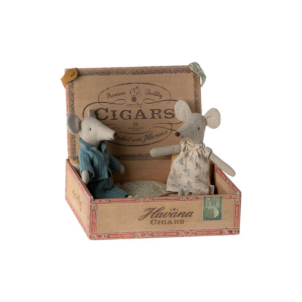 Mum&nbsp;and&nbsp;Dad&nbsp;Mice&nbsp;in&nbsp;Cigarbox, Maileg