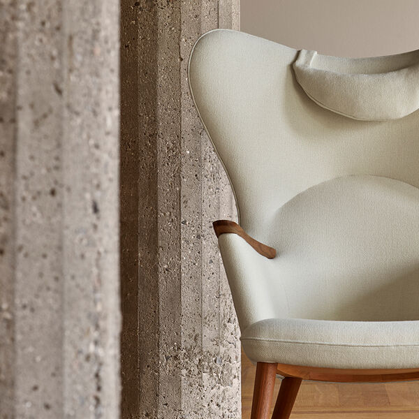 CH78 Mama Bear Lounge Chair, cream/oiled walnut, Carl Hansen & S&oslash;n