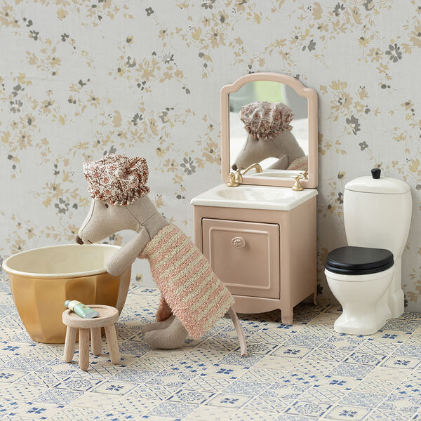 Big Sister Wellness Mouse, Maileg