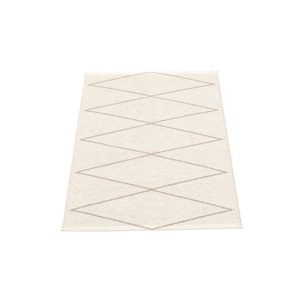 Max Plastic Rug, mud/vanilla, Pappelina