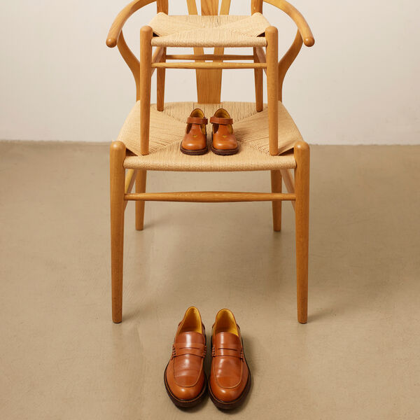 Classic Mary Jane With Heart Motif, cognac, ANGULUS