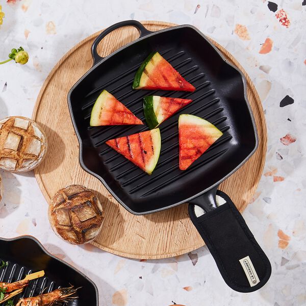 Signature cast iron square grillit 26 cm, matte black, Le Creuset