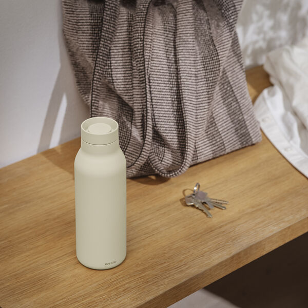 Urban thermo bottle 0,5 L, coconut, Eva Solo