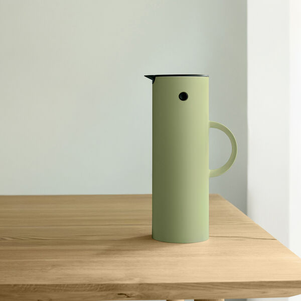 EM77 Vacuum Jug 1 L, soft fern green, Stelton