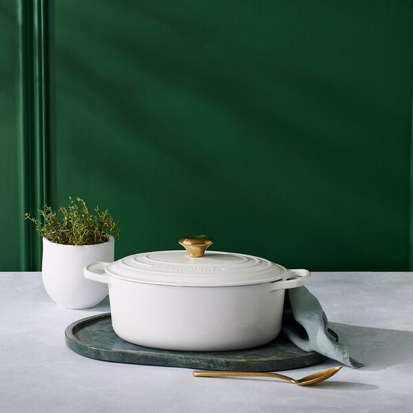 Signature cast iron oval casserole &Oslash; 31 cm, white, Le Creuset