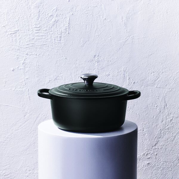 Signature round cast iron pot &Oslash; 20 cm, matte black, Le Creuset