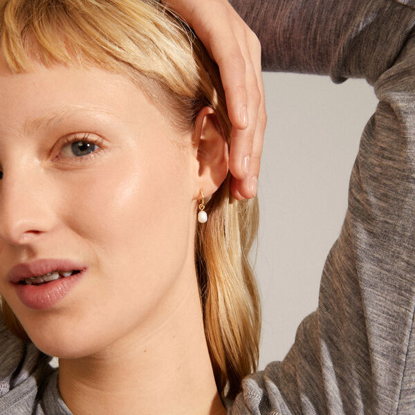 BERTHE Pearl Earrings, gold plated, Pilgrim
