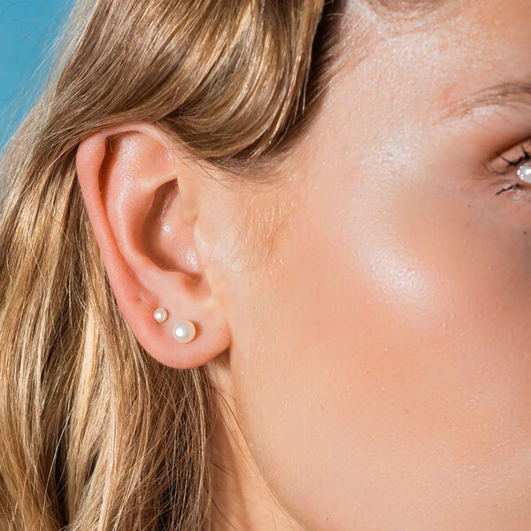 VENUS DOT MINI EARRINGS, gold plated/white, House of Vincent