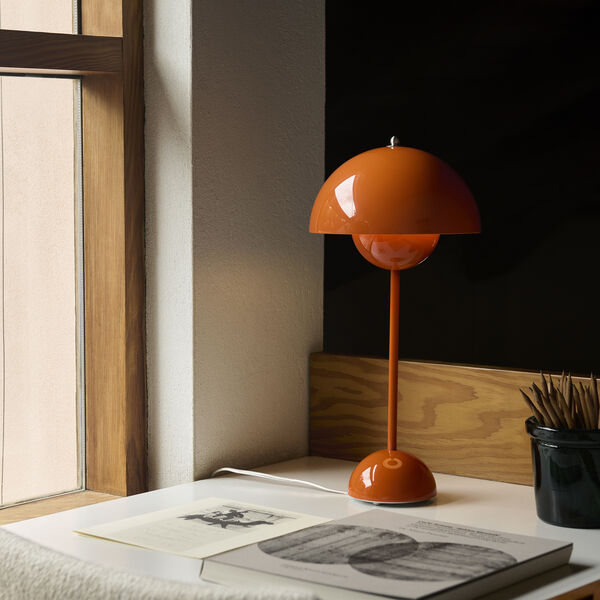 Flowerpot VP3 Table Lamp, zesty orange, &Tradition