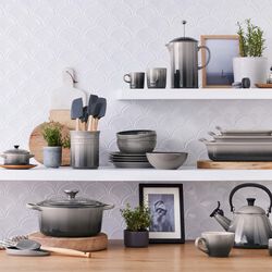 Signature round cast iron pot &Oslash; 28 cm, flint, Le Creuset