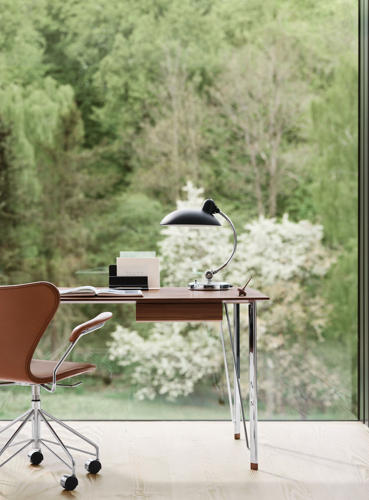 Minimalist shop writing desk