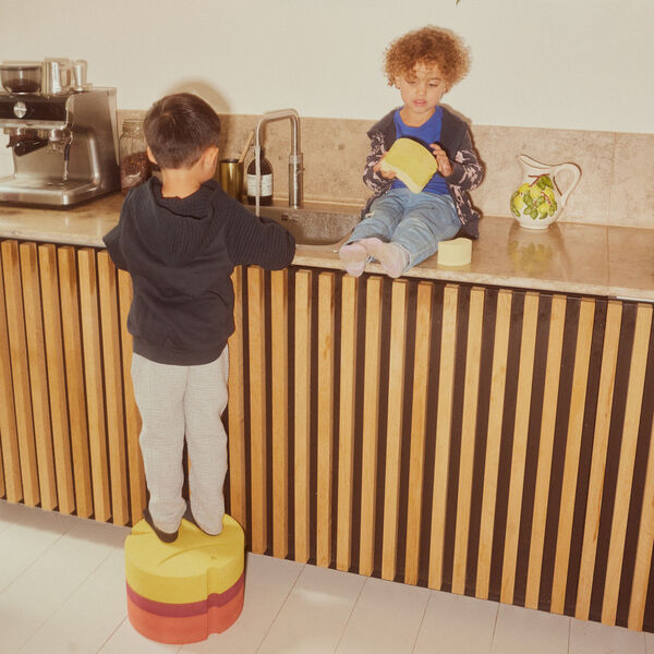 Fish L, yellow gym, bObles