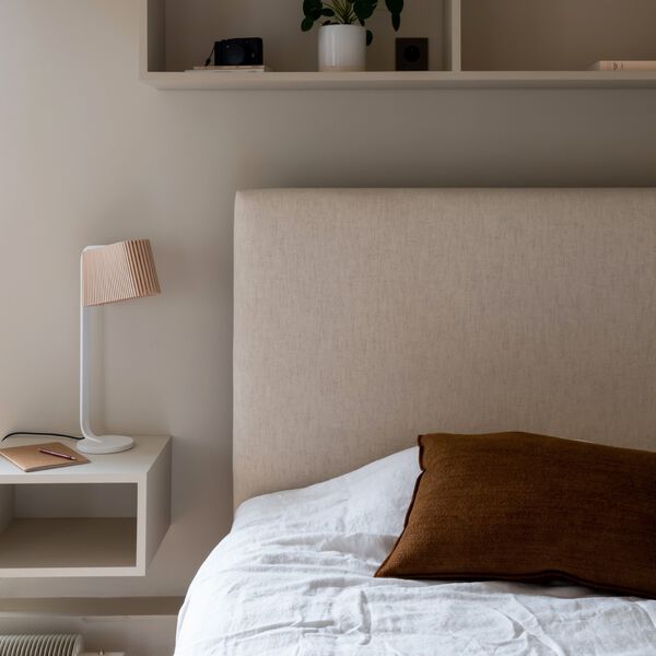 Owalo 7020&nbsp;Table Lamp, birch, Secto Design