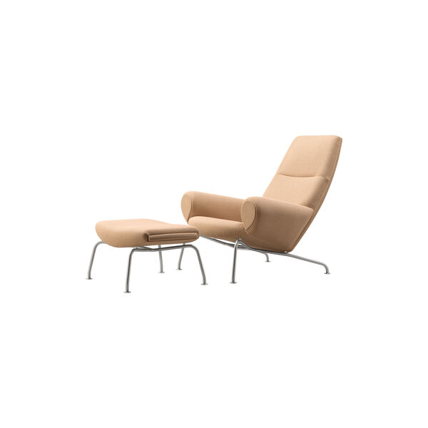 Wegner Queen Chair | Natural | Lounge Chair + Ottoman, Fredericia Furniture