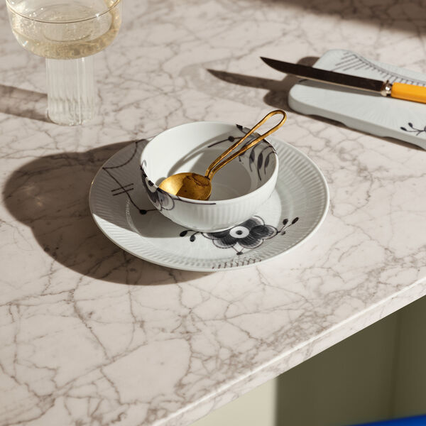 Black Fluted Mega Bowl 24 cl, Royal Copenhagen