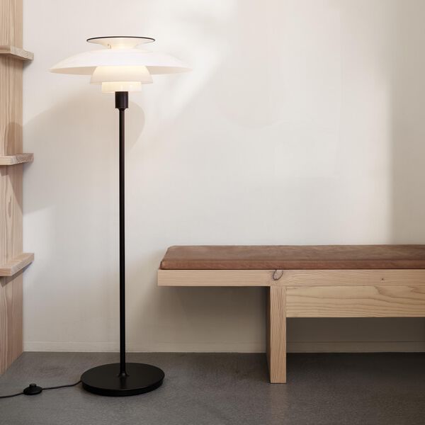 PH 80 Floor Lamp, white opal/black PH 80 Floor Lamp, white opal/black, Louis Poulsen