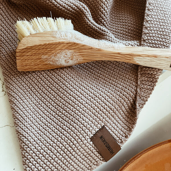 Oak Dish Brush, Tampico, Humdakin