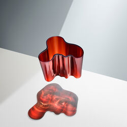 Alvar Aalto Vase 16 cm, cranberry, Iittala