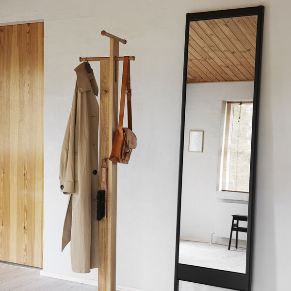 A Line Mirror, black A Line Mirror, black, Form & Refine