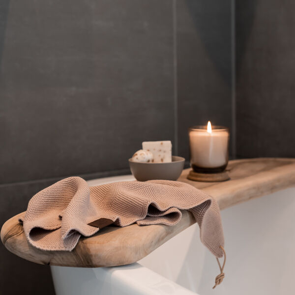 Knitted Towel, husted violet, By LOHN