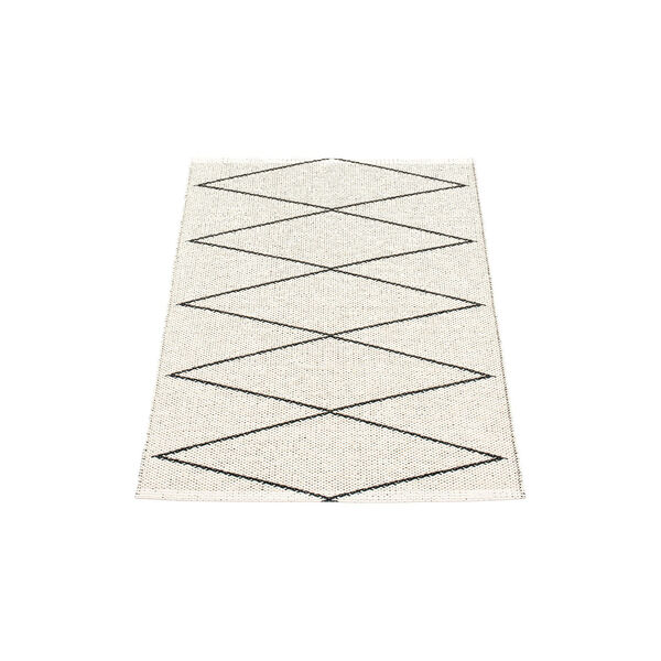 Max Plastic Rug, black/vanilla, Pappelina