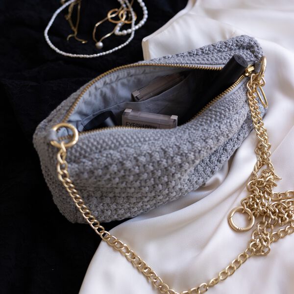 Knitted Clutch Chain Petra, med grey melange, By LOHN