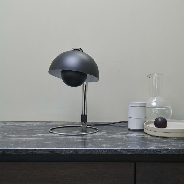 Flowerpot VP4 | Matt Black | Table Lamp, &Tradition