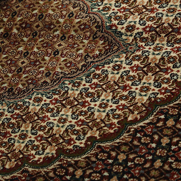 Tabriz 40 Mahi Rug, Rezas