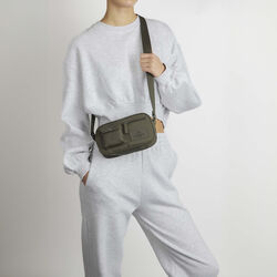 DarlaMBG S Cross., monochrome dark olive, Markberg