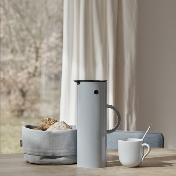 EM77 Vacuum Jug 1 L, cloud EM77 Vacuum Jug 1 L, cloud, Stelton
