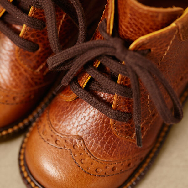 Classic Lace-Up Shoe With Brouges Details, cognac, ANGULUS