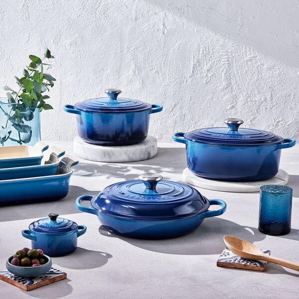 Signature round cast iron pot &Oslash; 24 cm, azure blue, Le Creuset