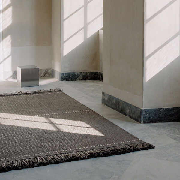 Awakened Mind Rug, charcoal, Linie Design