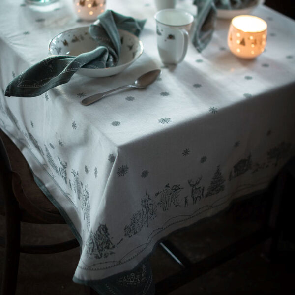 Julemorgen Story | Damask Table cloth | 140x300 | White/green, Wik & Wals&oslash;e