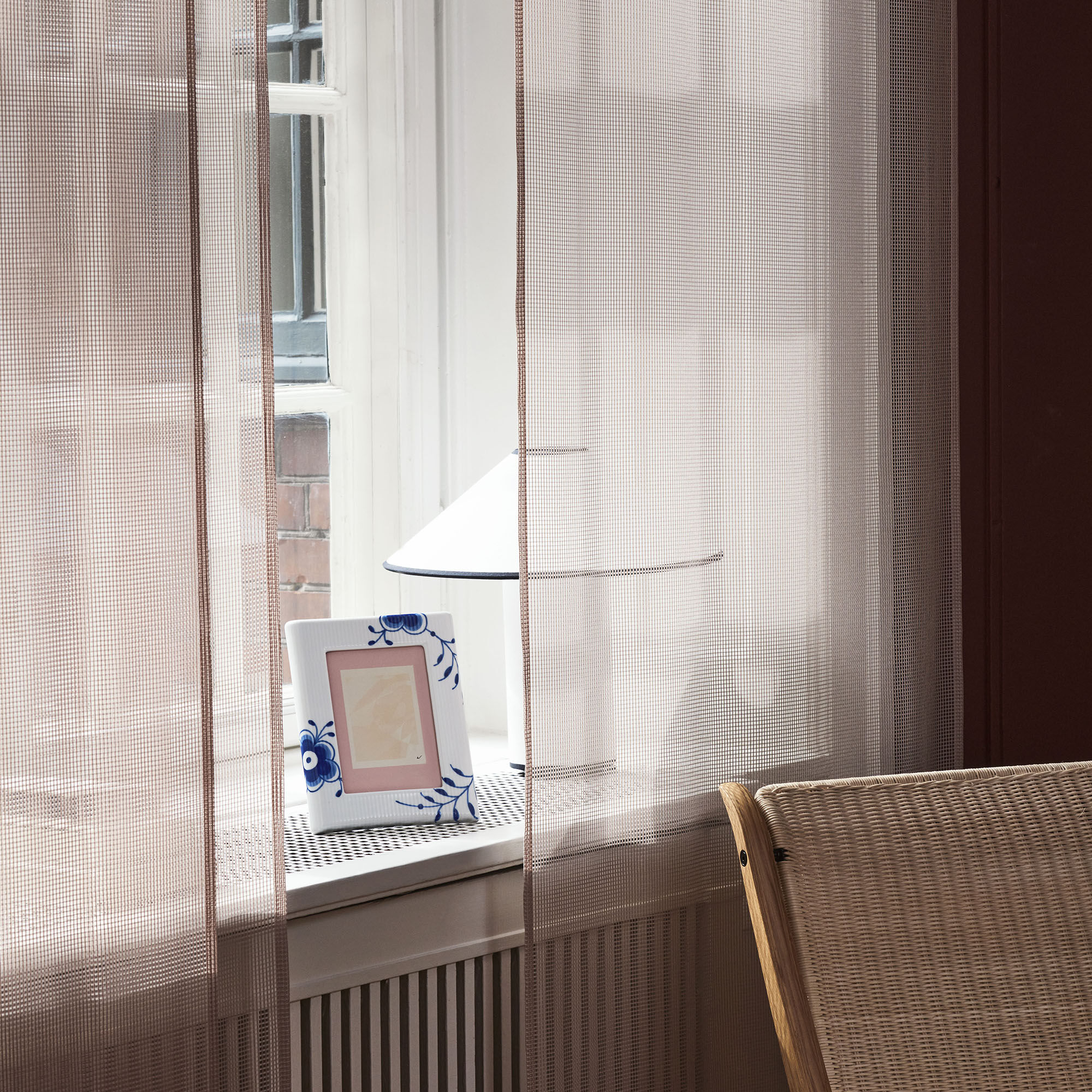 Blue Fluted Mega フォトフレーム 21cm Royal Copenhagen Blue Fluted Mega Picture Frame - Kneen & Co.