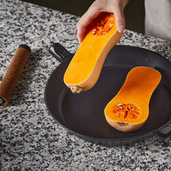 Norden Cast Iron Frying Pan Ø 24 cm, Fiskars