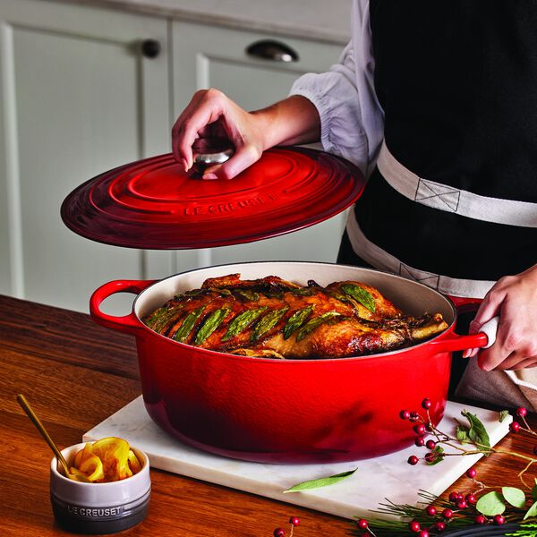 Signature cast iron oval casserole &Oslash; 31 cm, cerise, Le Creuset