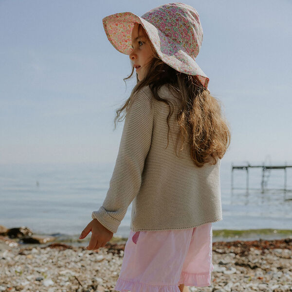 Kuro Cardigan, cloud, Lalaby