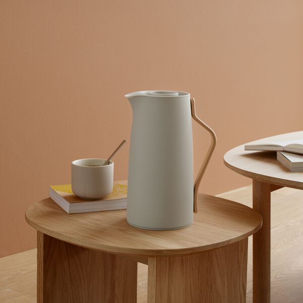 Emma Coffee Vacuum Jug, sand, Stelton