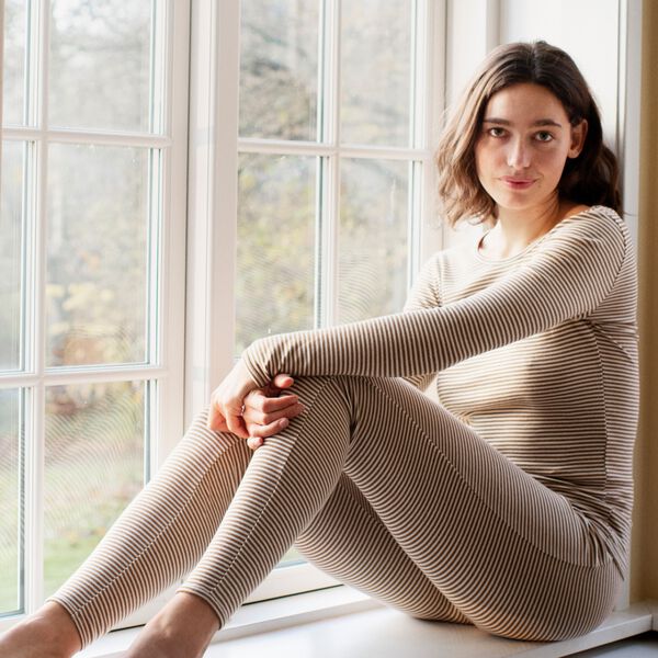 Slim Tee Stripe, almond/offwhite Slim Tee Stripe, almond/offwhite, Serendipity