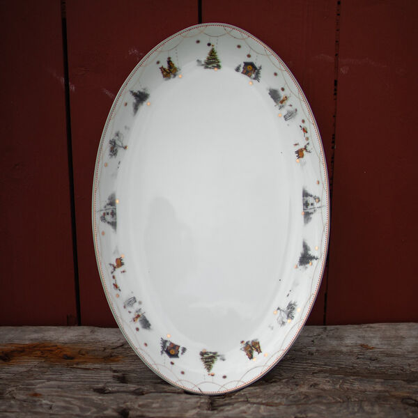 Christmas Morning Story | Oval dish | 39 cm, Wik & Wals&oslash;e