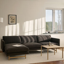 5625 Calmo 3-seater Chaise Sofa, Ecriture 0380/lacquered oak, Fredericia Furniture