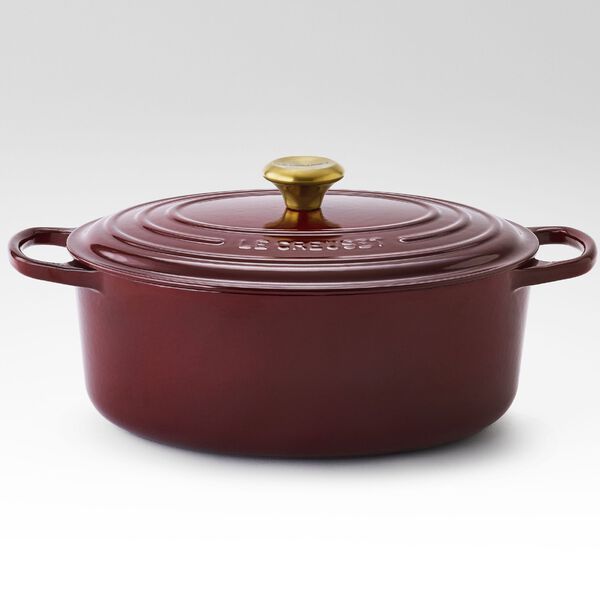 Signature cast iron oval casserole &Oslash; 31 cm, garnet, Le Creuset
