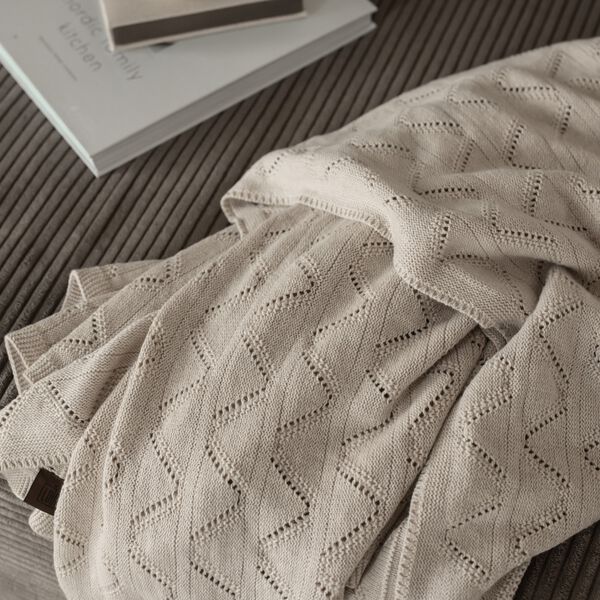 Knitted Plaid Mauntain, beige melange Knitted Plaid Mauntain, beige melange, By LOHN