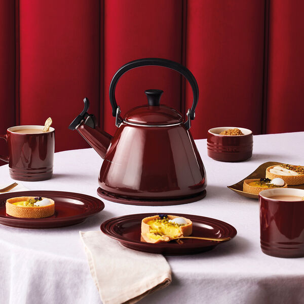 Kone Kettle, garnet, Le Creuset