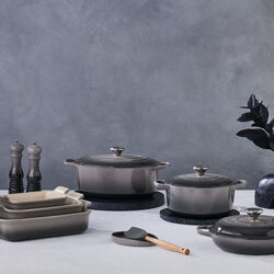 Oval Spoon Rest, flint, Le Creuset